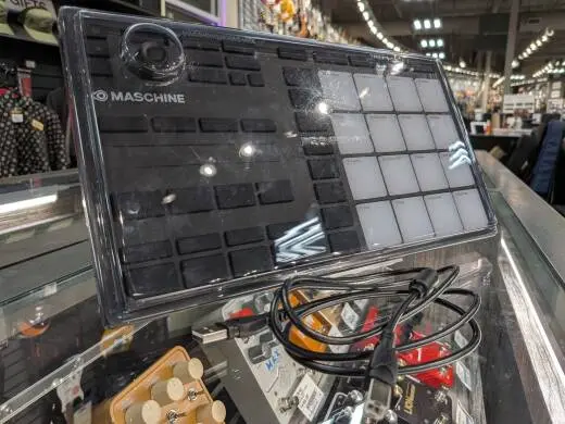 Native Instruments - MIKRO MK3 2